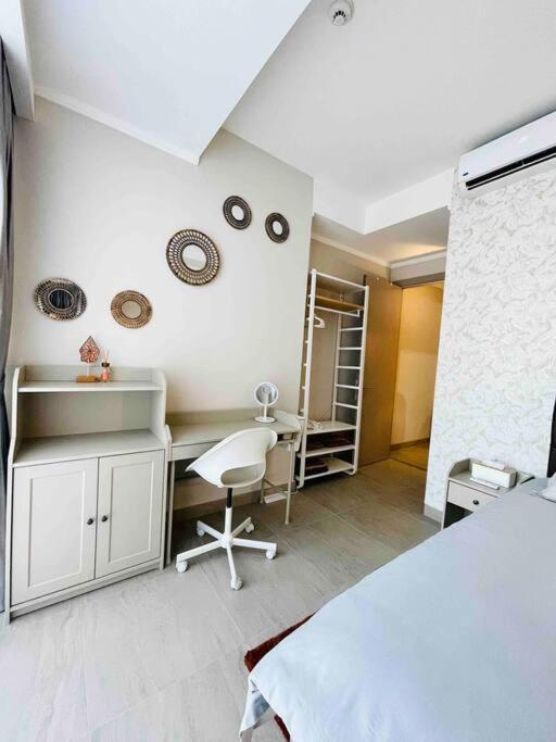 300m To Prj Expo Friendly 2br Apartemen *